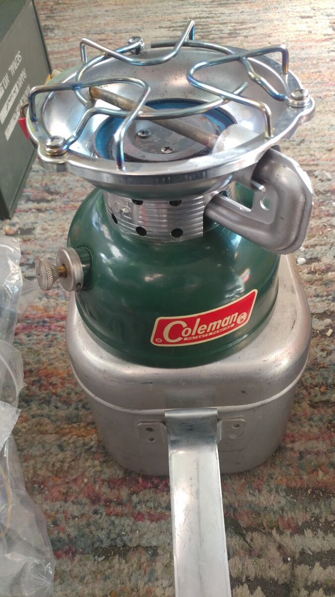 VINTAGE 1967 COLEMAN 502 CAMP STOVE WITH ALUMINUM CASE VINTAGE 1967 COLEMAN 502 CAMP STOVE WITH ALUMINUM CASE