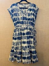 Gap short sleeve dress size M white with blue geometric print