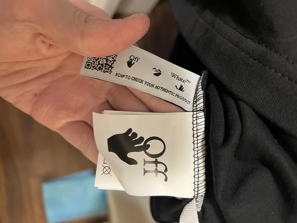 Camiseta de manga corta Off-White Caravag Arrow Over 'Negra' grande Foto 4 de 4