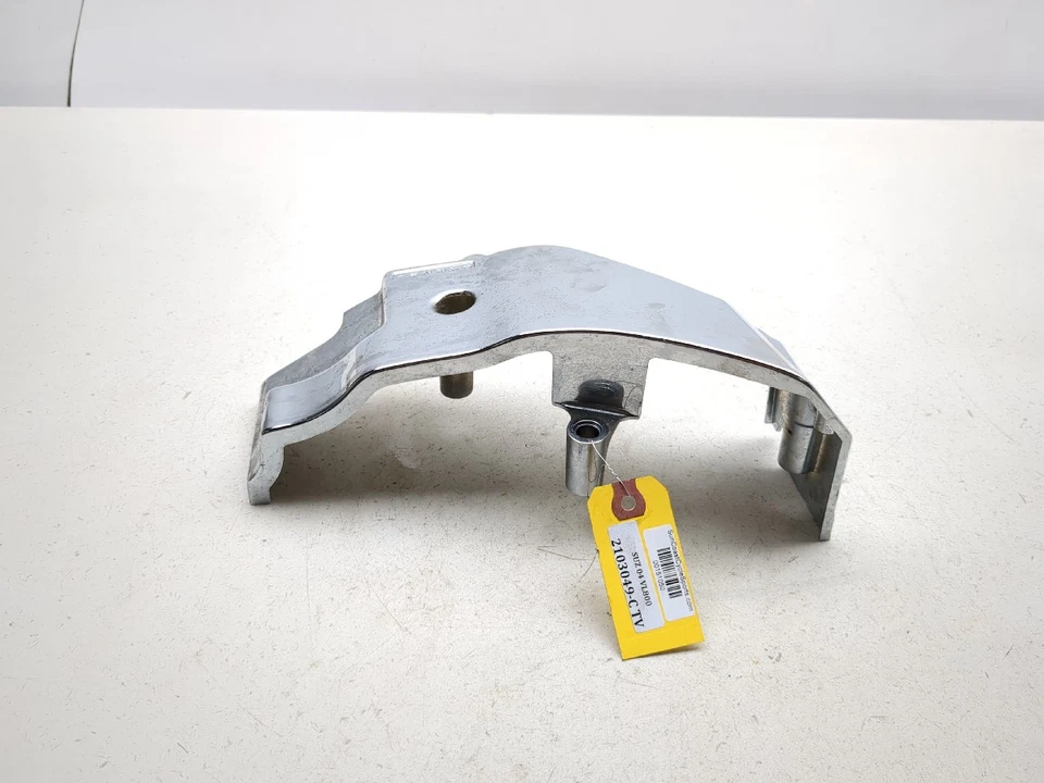 92-04 Cubierta de piñón delantero cromado Suzuki VL 800 Intruder Foto 2 de 4