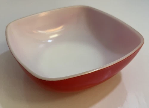 Pyrex 1 1/2 Qt Vintage Red A-2 Ovenware Square Mixing Bowl Made in USA 515B-015