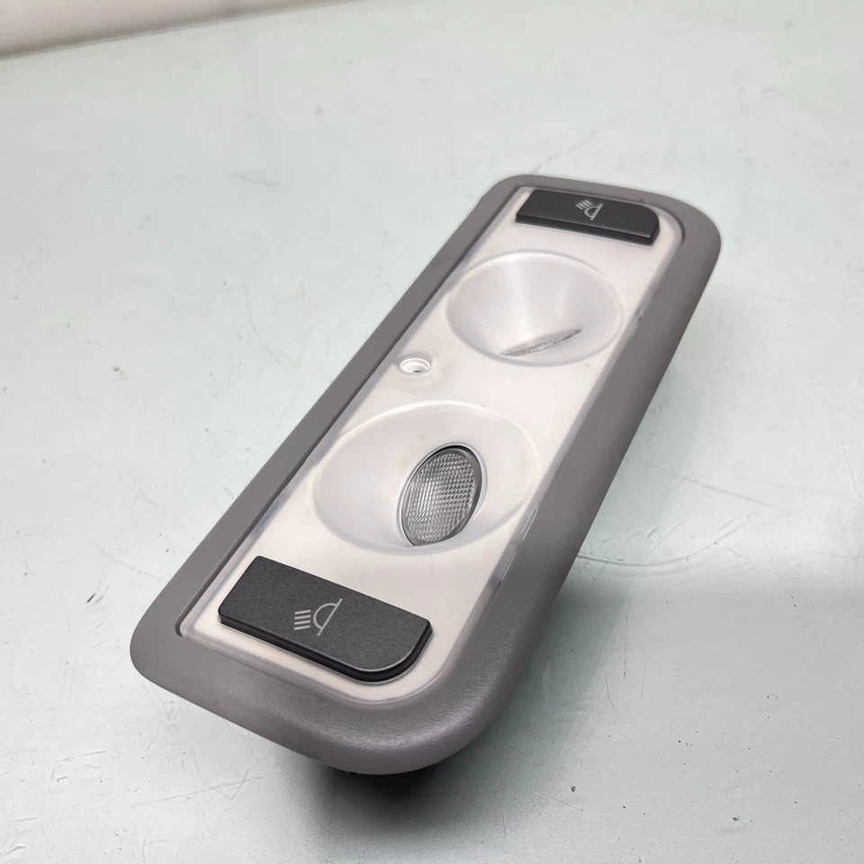 Задний купольный фонарь второго ряда 2014–2020 Acura TLX 34400TZ5A010XA от оригинального производителя - Изображение 4 из 4