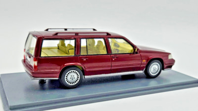 Volvo 960 Estate 1/43 Rot metallic IXO Neo 43617  SEHR RAR