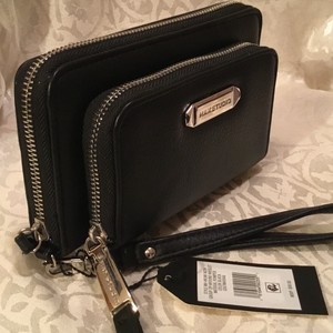max studio wallet
