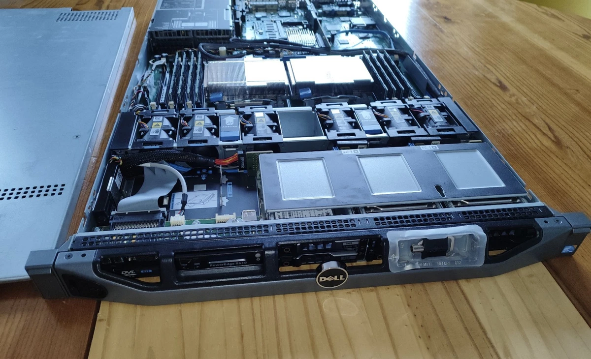 Serveur DELL PowerEdge R610 1x Quad-core 2,40Ghz, 73Gb 15K 2.5'' SAS, NO mémoire, Perc6, 2xPSU