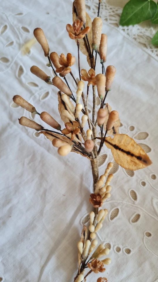 ANCIENNE COURONNE DE MARIEE FLEURS EN CIRE NAPOLEON III - Photo 3/4