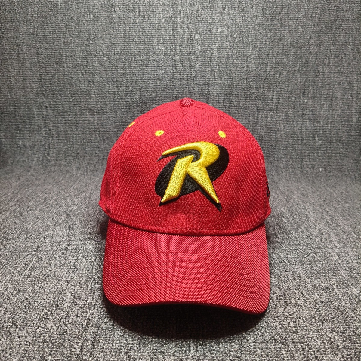 New Era DC Comics Robin 39THIRTY Stretch Fit Baseball Cap Red Yellow