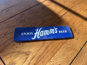 NICE PORCELAIN ENJOY HAMM'S BEER METAL CRATE TAG