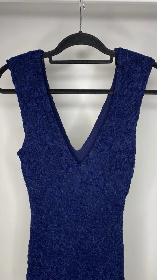 Vestido para mujer Backstage Australia pequeño ceñido al cuerpo de encaje azul encaje sin mangas elegante Foto 2 de 4