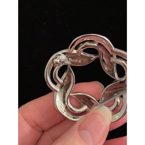 Trifari Silver Brooches Pins Maple Leaf and Circle Ribbons - Picture 13 of 13