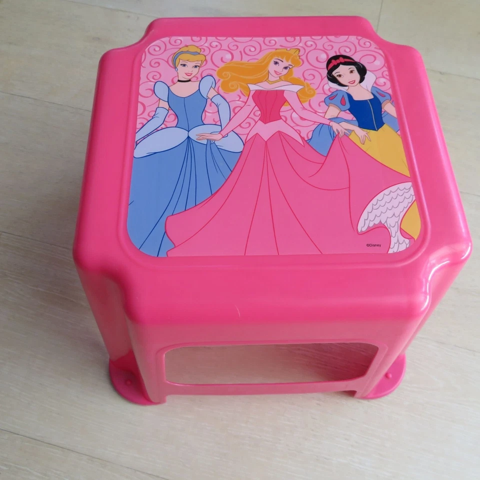Vintage 90s Y2K Disney Princesses Pink Step Stool Snow White Cinderella Belle - Image 2 of 4