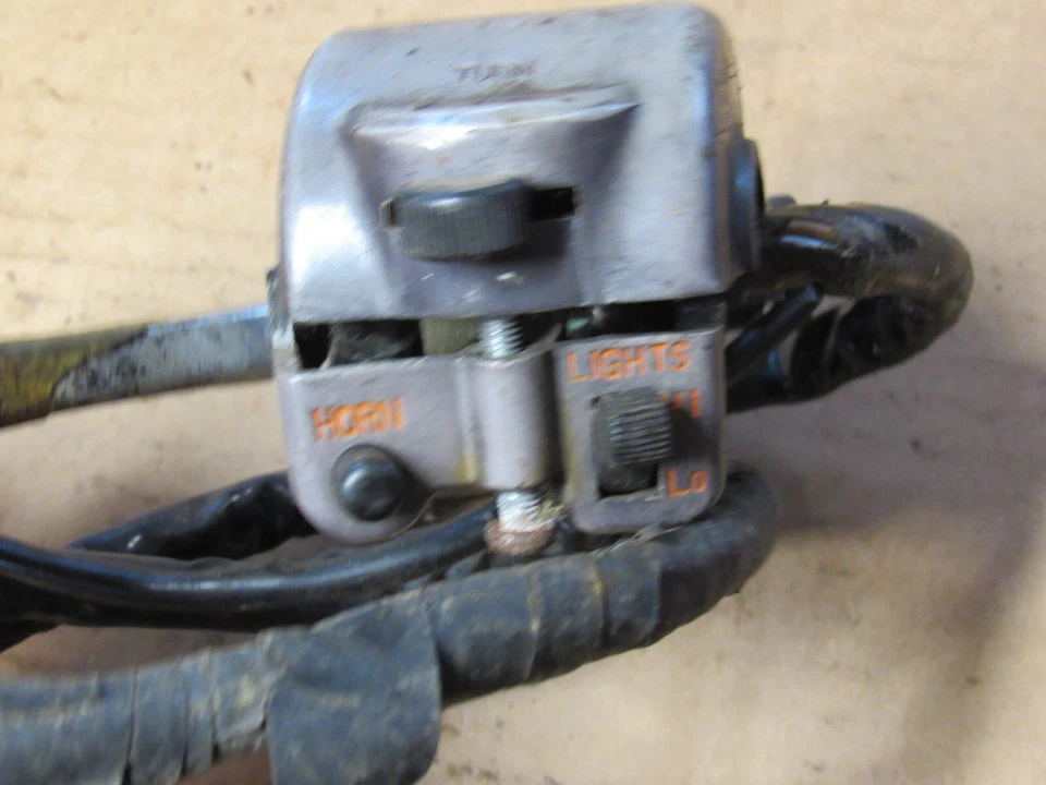 Controles laterales izquierdos honda cb360 hm-14qb-t Foto 4 de 4