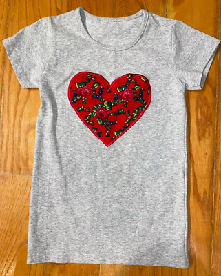 UNBRANDED: Girl's Gray Shirt with a Heart, Size 5-6 years