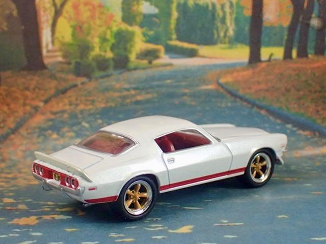 プレミア限定 SUPER TOY CARS 1970年 カマロ Camaro M2 Machines 1:64 - 1970 Chevrolet Camaro Z/28 RS (Yellow