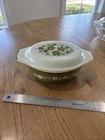 Pyrex Spring Blossom Green Crazy Daisy 1.5 QT Oval Casserole 043 w/Lid 943 Vtg.