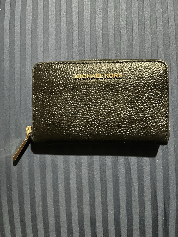 Michael Kors ~ Lot (2) Black Michael Kors Wallets ~ in good condition - Image 2 of 4