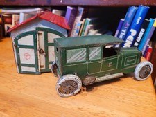 NICE 1920's LEHMANN SET TIN LITHO GARAGE with GREEN WIND UP EPL 765 SEDAN
