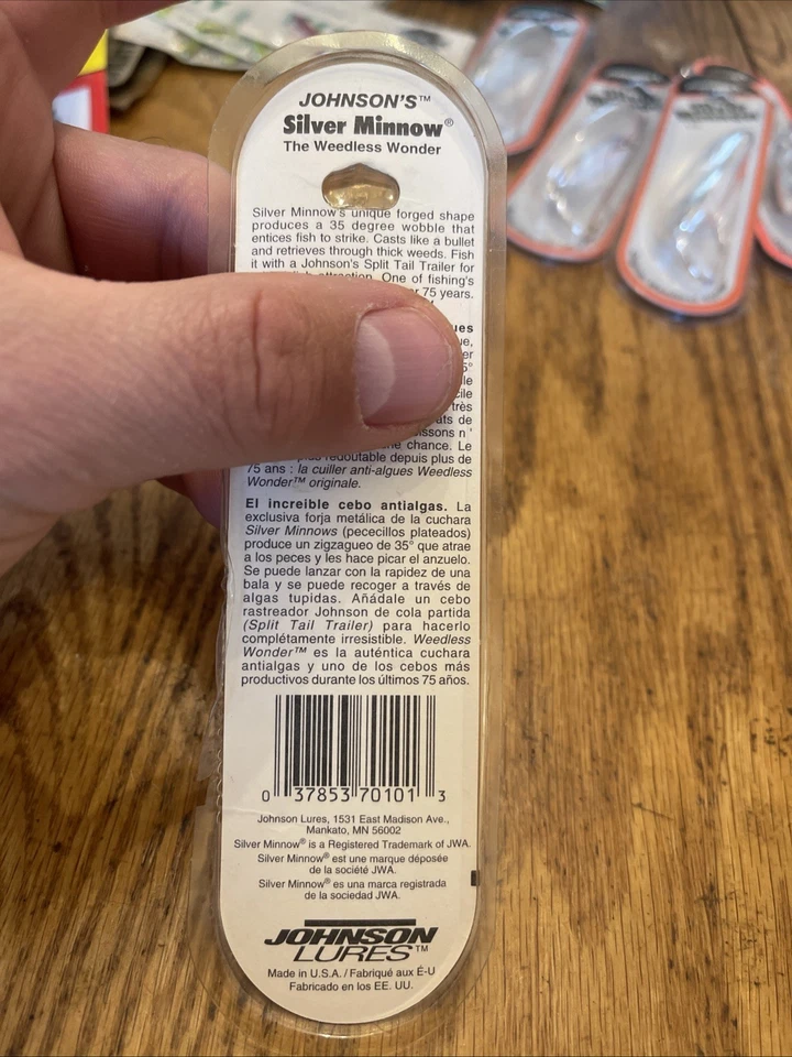 Antiguo señuelo de lucio bajo sin malezas Johnson Silver Minnow 1/4 oz cromo nuevo en paquete Foto 4 de 4