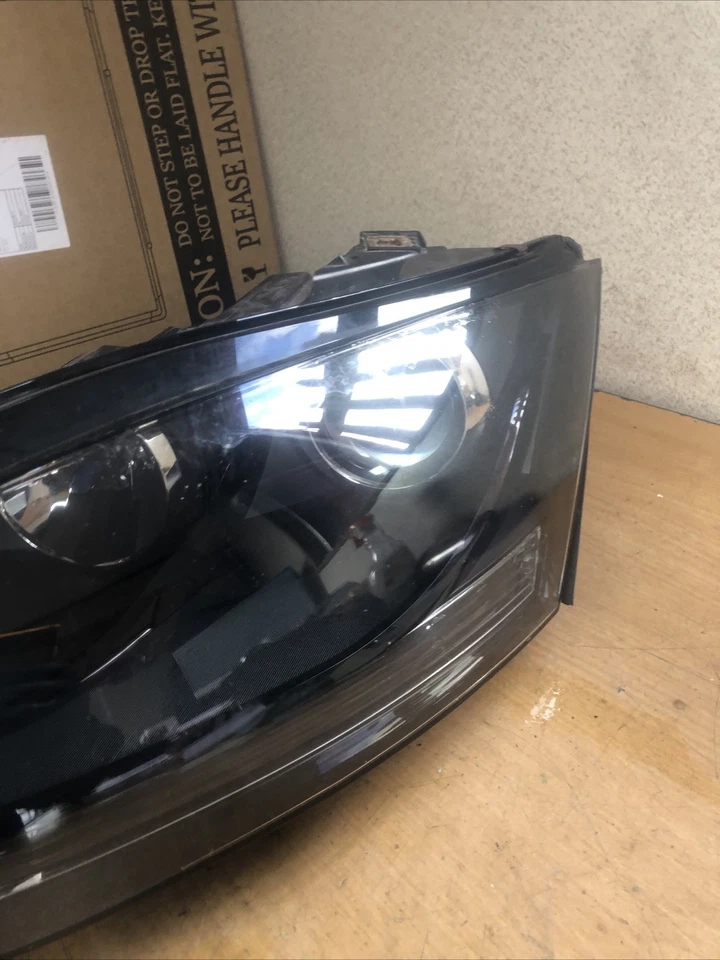 AUDI TT 2006-2014 HEADLIGHT PASSENGER LEFT SIDE 8J0941004AK DAMAGED - Image 3 of 4