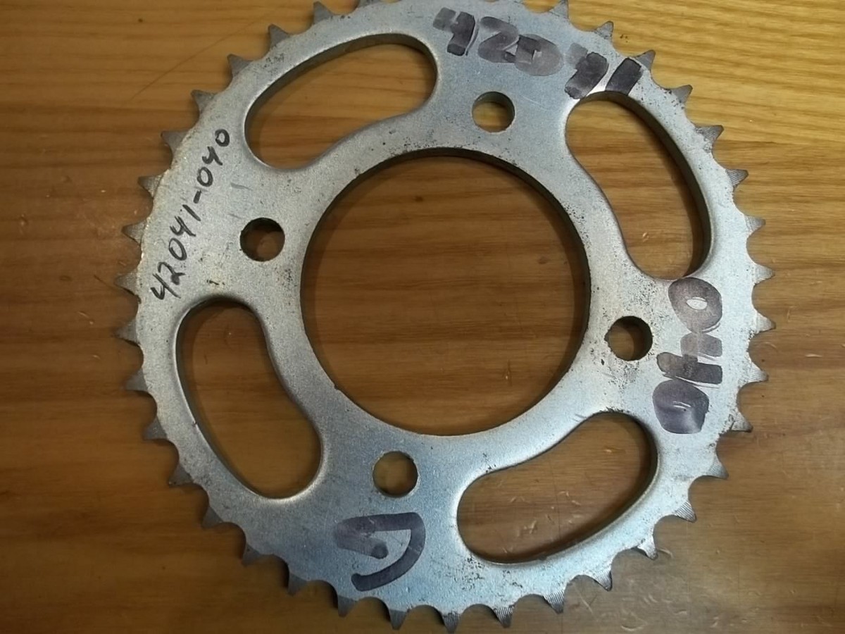 ハッカージャパン　2008年7月〜2009年11月 Kawasaki NOS NEW 42041-040 Rear Sprocket 39T F3 Bushwhacker