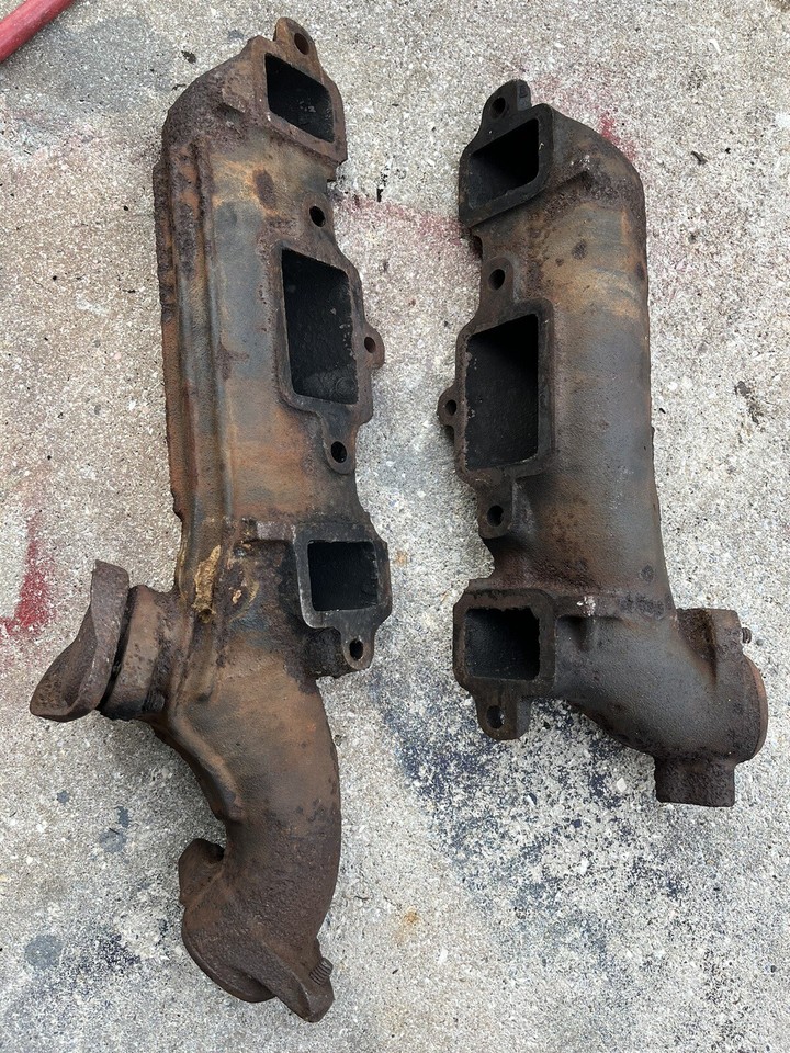 64 65 66 67 68 69 70 OLDSMOBILE 350 403 442 OEM EXHAUST MANIFOLDS