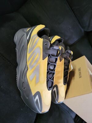 Size 10 - Yeezy Boost 700 MNVN Honey Flux DEADSTOCK  display picture 2
