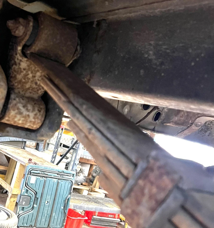 1992 - 1995 Chevy G10 G20 Rear Leaf Spring (5 Leaf) OEM 15705505 - Image 2 of 4