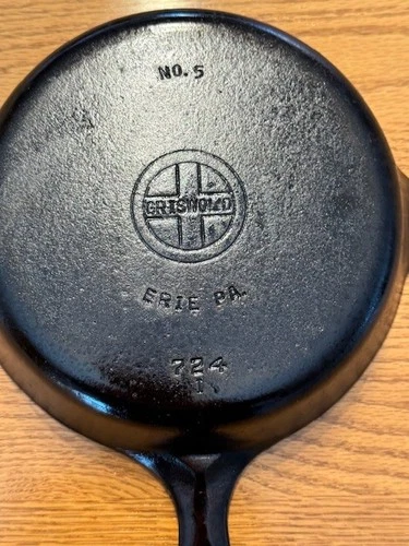 Vintage Griswold Cast Iron Frying Pan No. 5 Block Logo Erie, PA 724 I