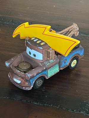 Lightning bolt 稲妻　メーター mater カーズ　ミニカー Disney Pixar World of Cars Mater With Lightning Bolt 1:55 Diecast