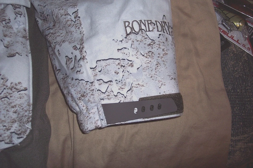 Snow Camo Parka XL Camo Hunting Jacket Waterproof Windproof Jacket Hooded Coat - Image 3 of 4