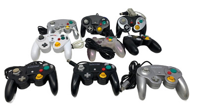 Nintendo Gamecube Joystick LOT OF 9 GAMECUBE CONTROLLERS 3 OEM UNTESTED