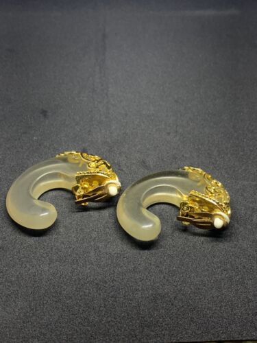Inna Cytrine Style Clear Lucite Gold Tone Filigree Clip Vintage Hoop Earrings - Picture 5 of 9