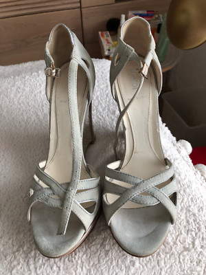 FENDI Sandalen Pumps Gr. D 37,5 Grau Damen Schuhe Riemchen High Heels Plateau 