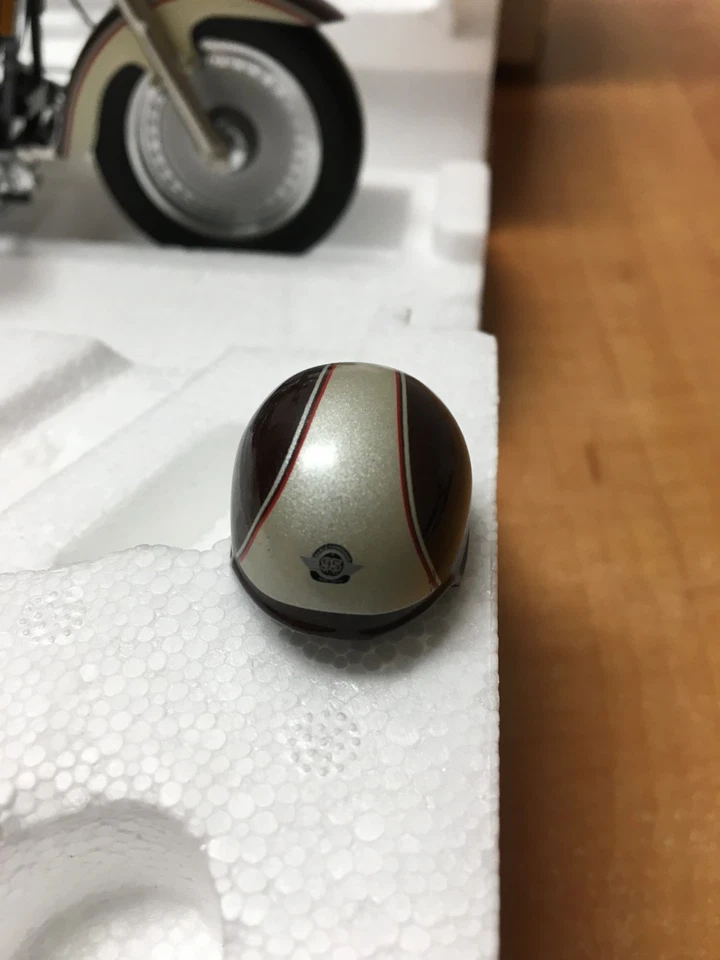 Franklin Mint 1:10 Harley-Davidson 1998 Fat Boy missing one grip - Image 2 of 4