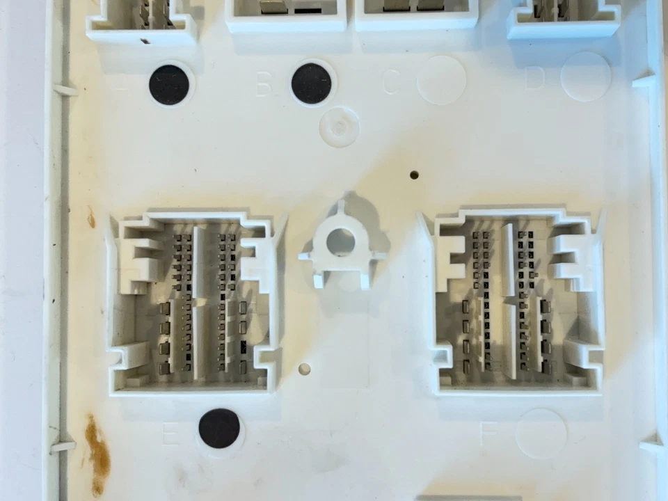 Módulo de control de carrocería, BCM, 2016 Ram 1500 2500 3500 68245054AD requiere reprogramación Foto 3 de 4