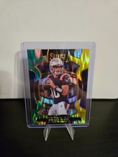 2025 Panini Select - Drake Maye Concourse Level Green & Yellow Shock - Patriots