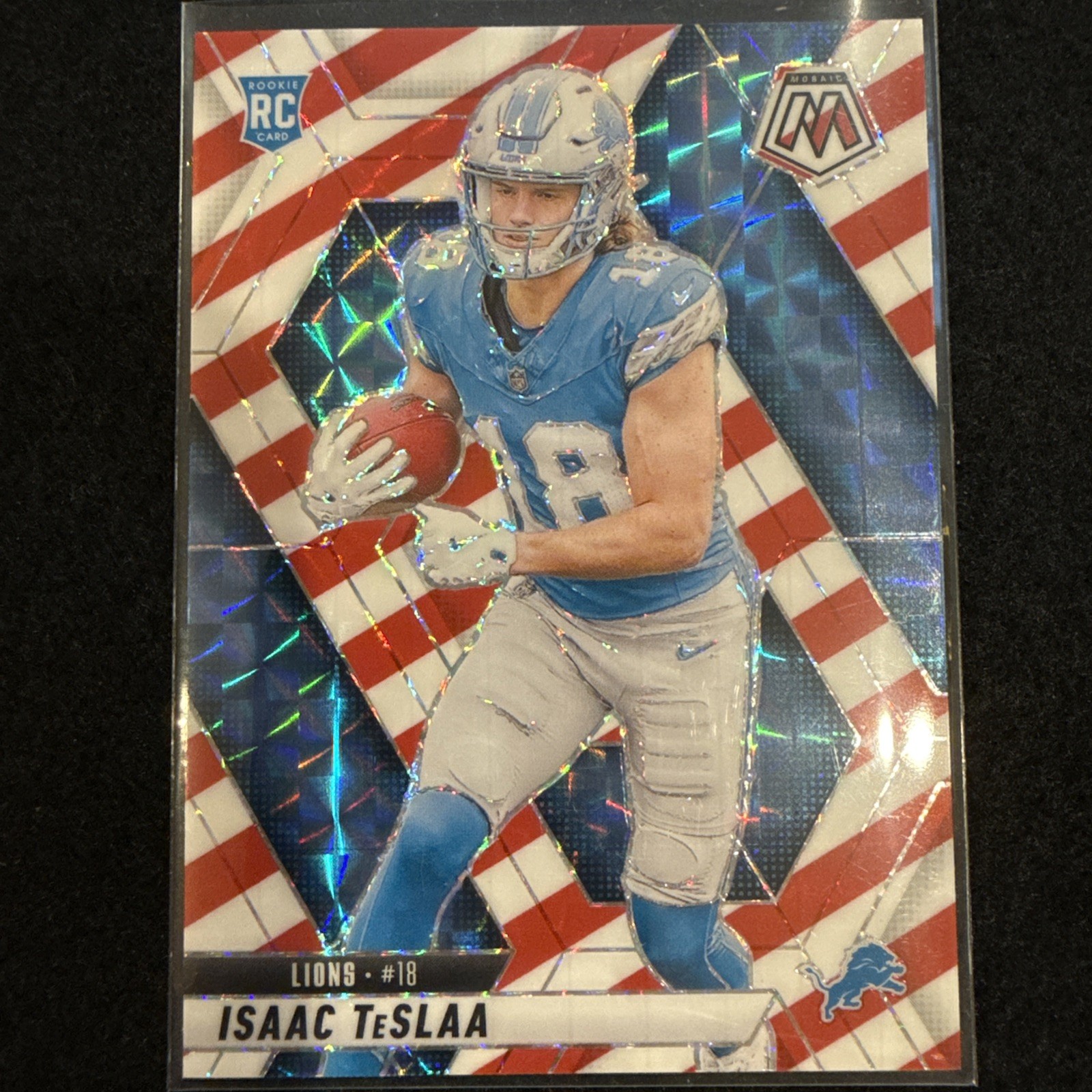 2025 Panini Mosaic Isaac TeSlaa #319 Red & White Stripe Prizm RC