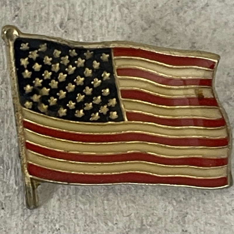 U.S. American Flag Wavy Gold Tone Enamel Lapel Pin Patriotic Theme Collectible
