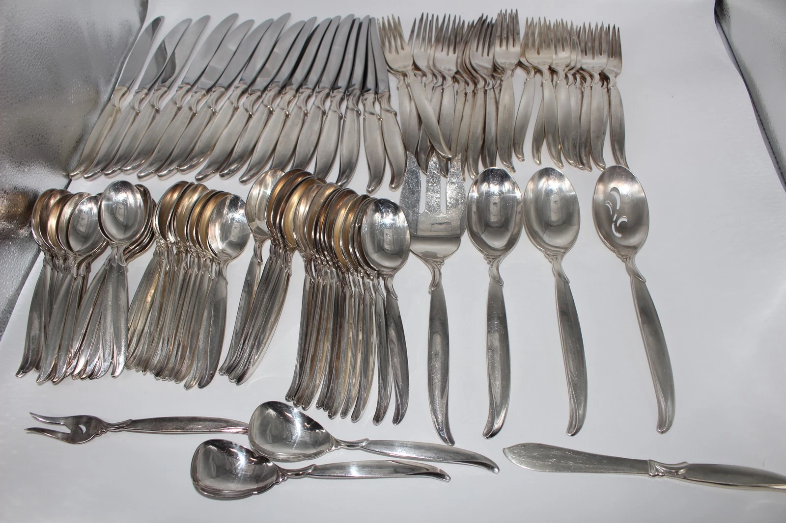 102 PC SET INTERNATIONAL ROGERS FLAIR SILVERPLATE FLATWARE