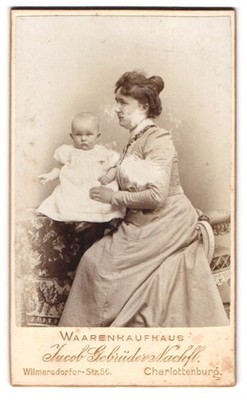 Photograph Jacob Gebr. Nachf., Berlin, Wilmersdorferstr. 56, portrait mother mi 