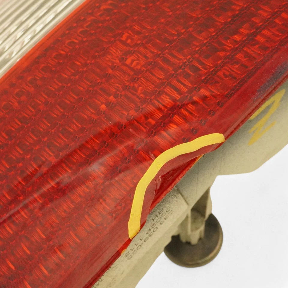 Jaguar XKR XK X150 2007-2009 LUZ TRASERA PARADA FRENO CUARTO PANEL MONTADO DIESTRO Foto 2 de 4