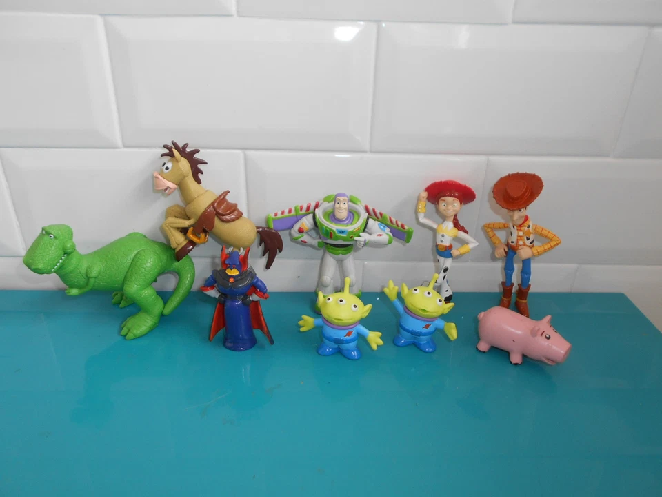 18.5.6.1 Lot 9 Figurines TOY STORY Woody Buzz Bayonne alien Jessie Disney - Photo 1/1