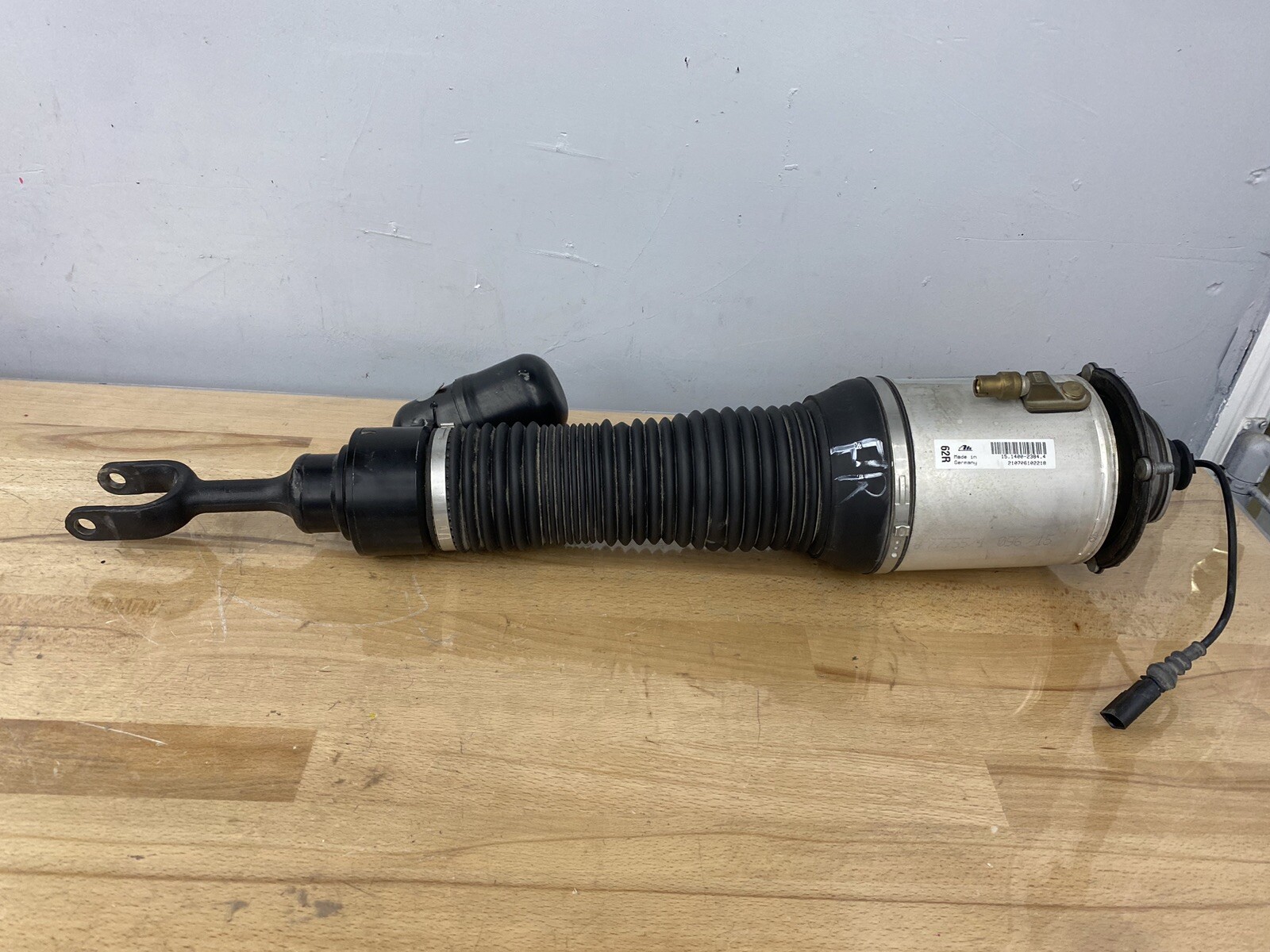 Air Suspension Strut Front Right FOR BENTLEY CONTINENTAL 3W7616040M
