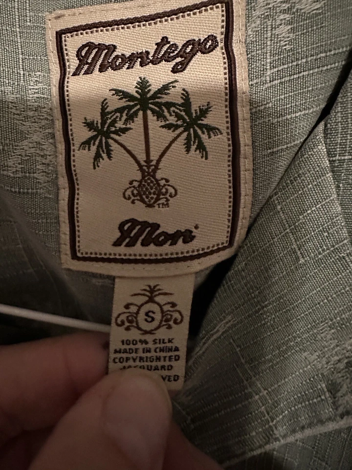 Montego Mon Mens Silk Button Hawaiian Style Shirt Green Size Small - Image 3 of 4