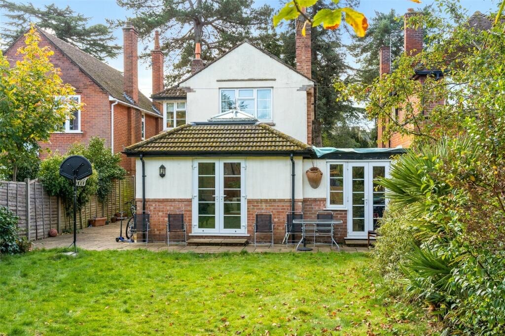 4 Bedroom, fantastic kitchen. Detached House in Lexden Road, Colchester, Essex eBay