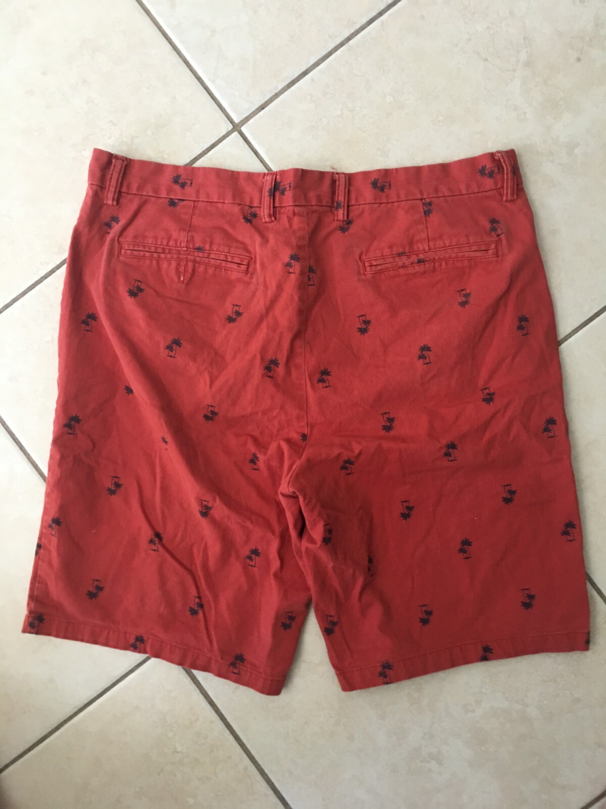 Old Navy Men's Chino Shorts Ultimate Slim Size 36 Light Red Blue Palm