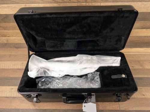 King 2055S Bb Trumpet Silver Flair Series Outfit with Case and Bach Mouthpiece - Picture 3 of 5