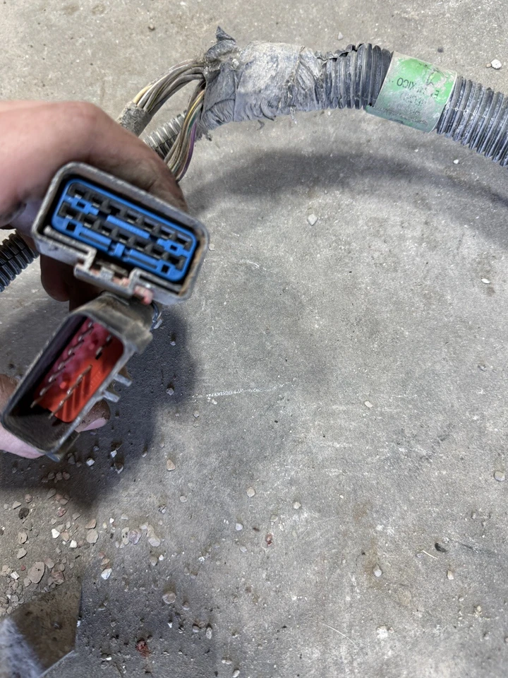 Arnés de transmisión manual de 6 velocidades 56051725AA para Dodge Ram 3500 2500 2004 2005 Foto 2 de 4