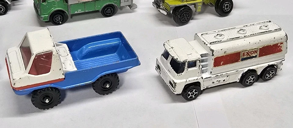 Оригинальный винтажный самосвал 6 Tomica Majorette Corgi ELF танкер для мусора Exxon - Изображение 2 из 4