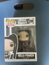 Funko Pop Rocks #289 Bella Poarch se envía en caja doble